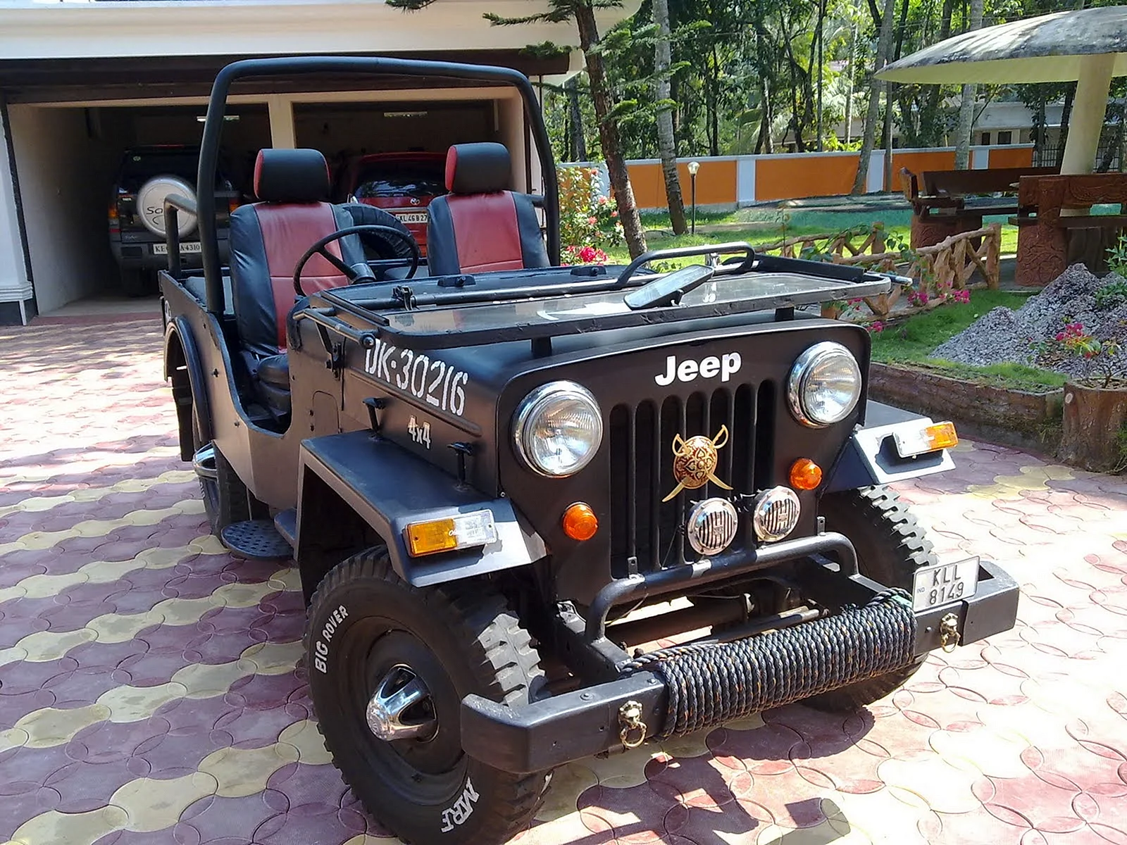 1995 Mahindra Jeep Wallpaper