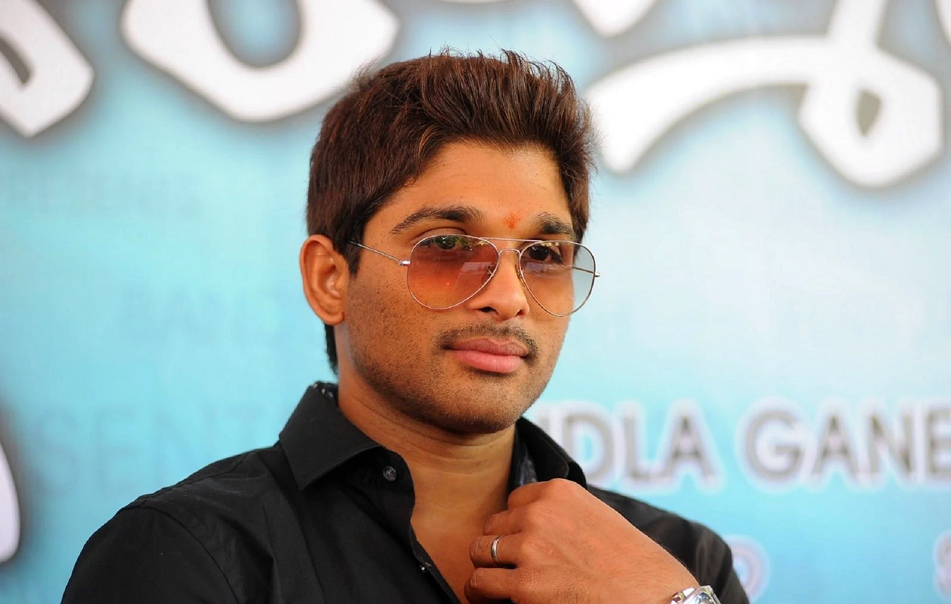 Allu Arjun Wallpaper