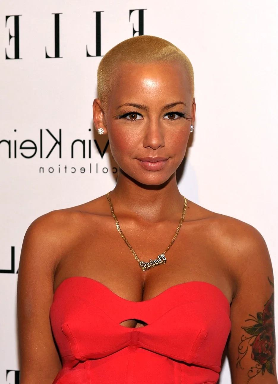 Amber Rose Young Wallpaper