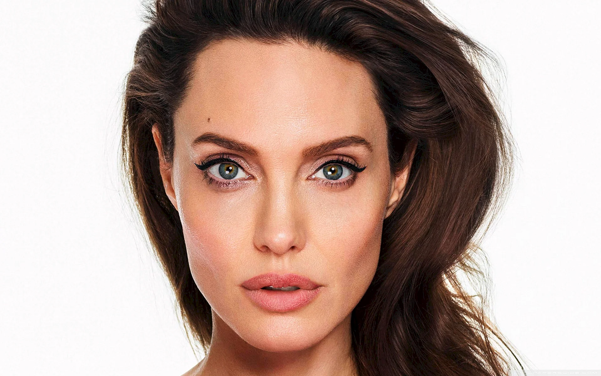 Angelina Jolie Elle Wallpaper