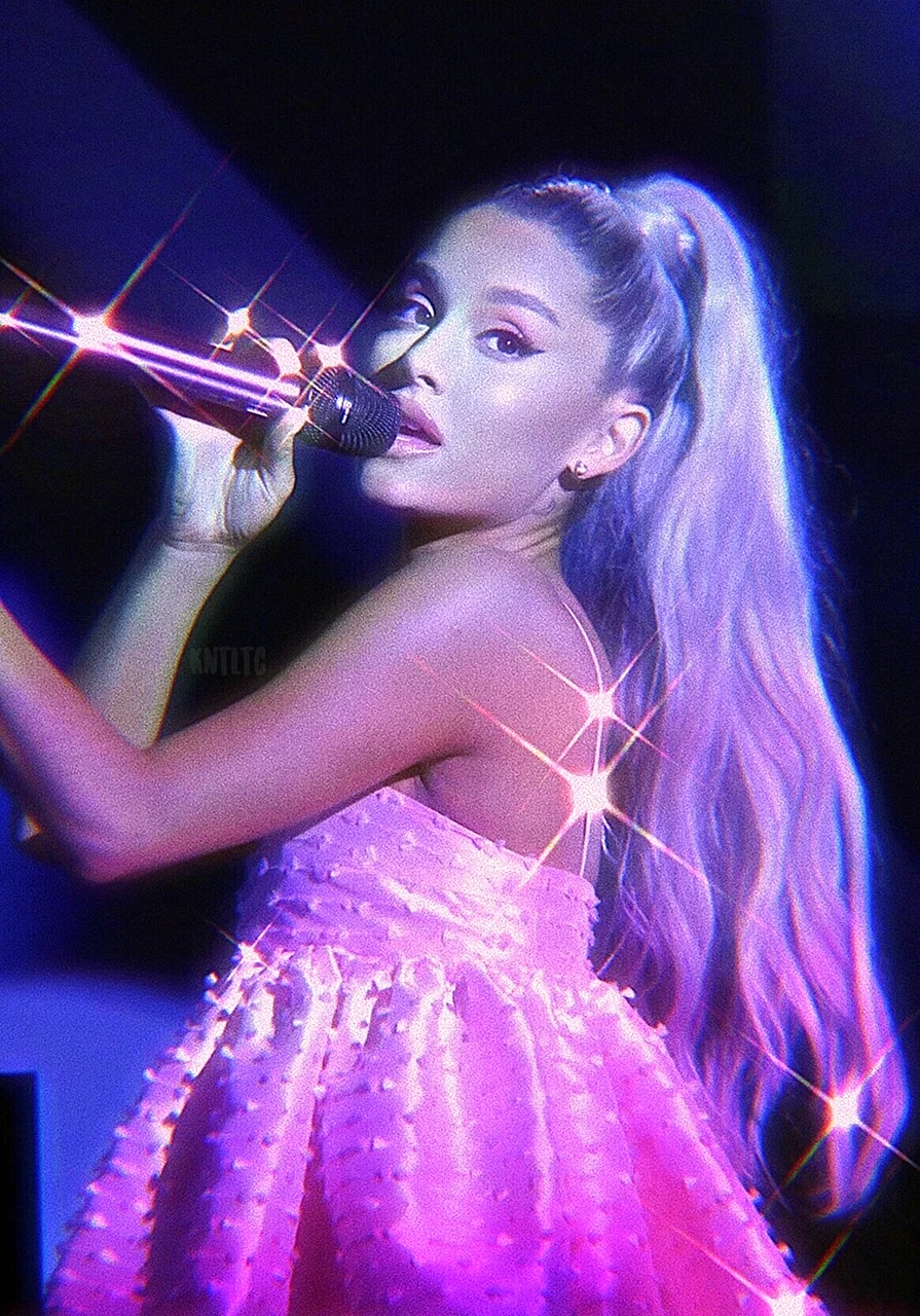 Ariana Grande 2021 Wallpaper For iPhone