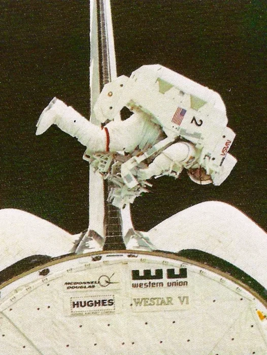 Astronaut Bruce MCCANDLESS Wallpaper
