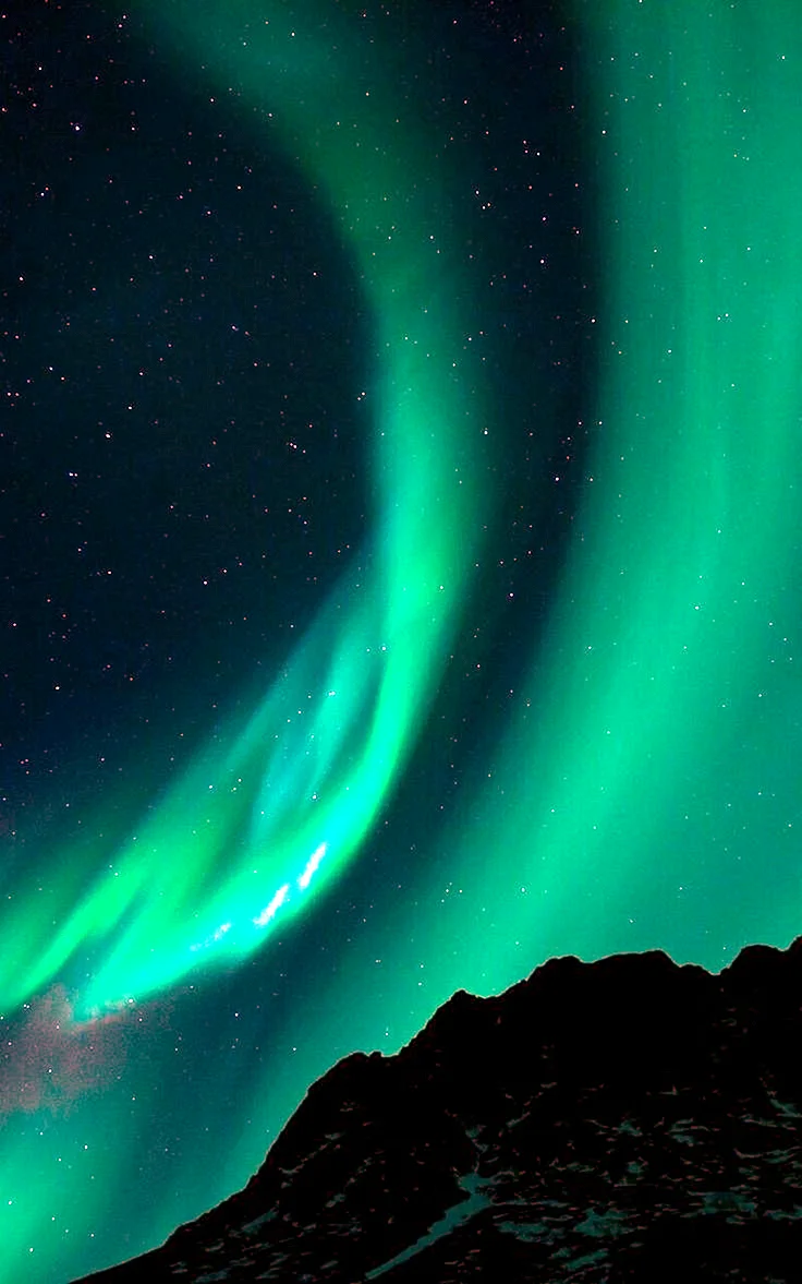 Aurora 4K Wallpaper For iPhone