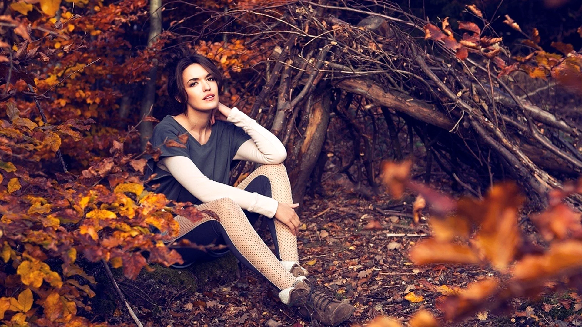 Autumn Photoshoot Wallpaper