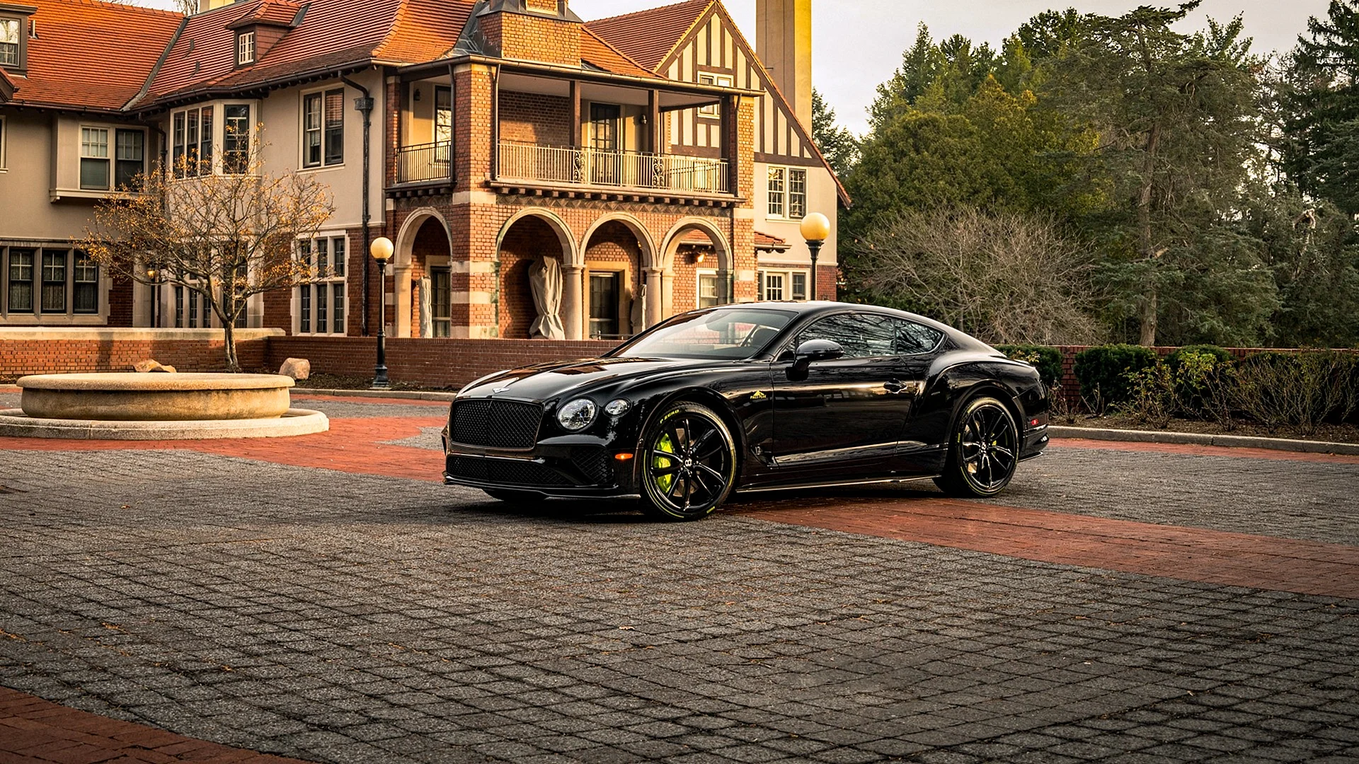 Bentley By 4k Wallpaper