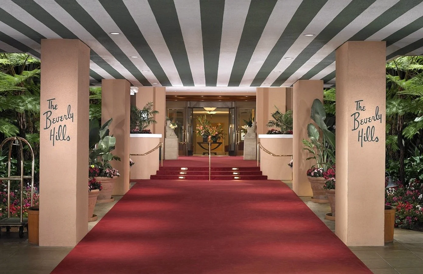 Beverly Hills Hotel Wallpaper