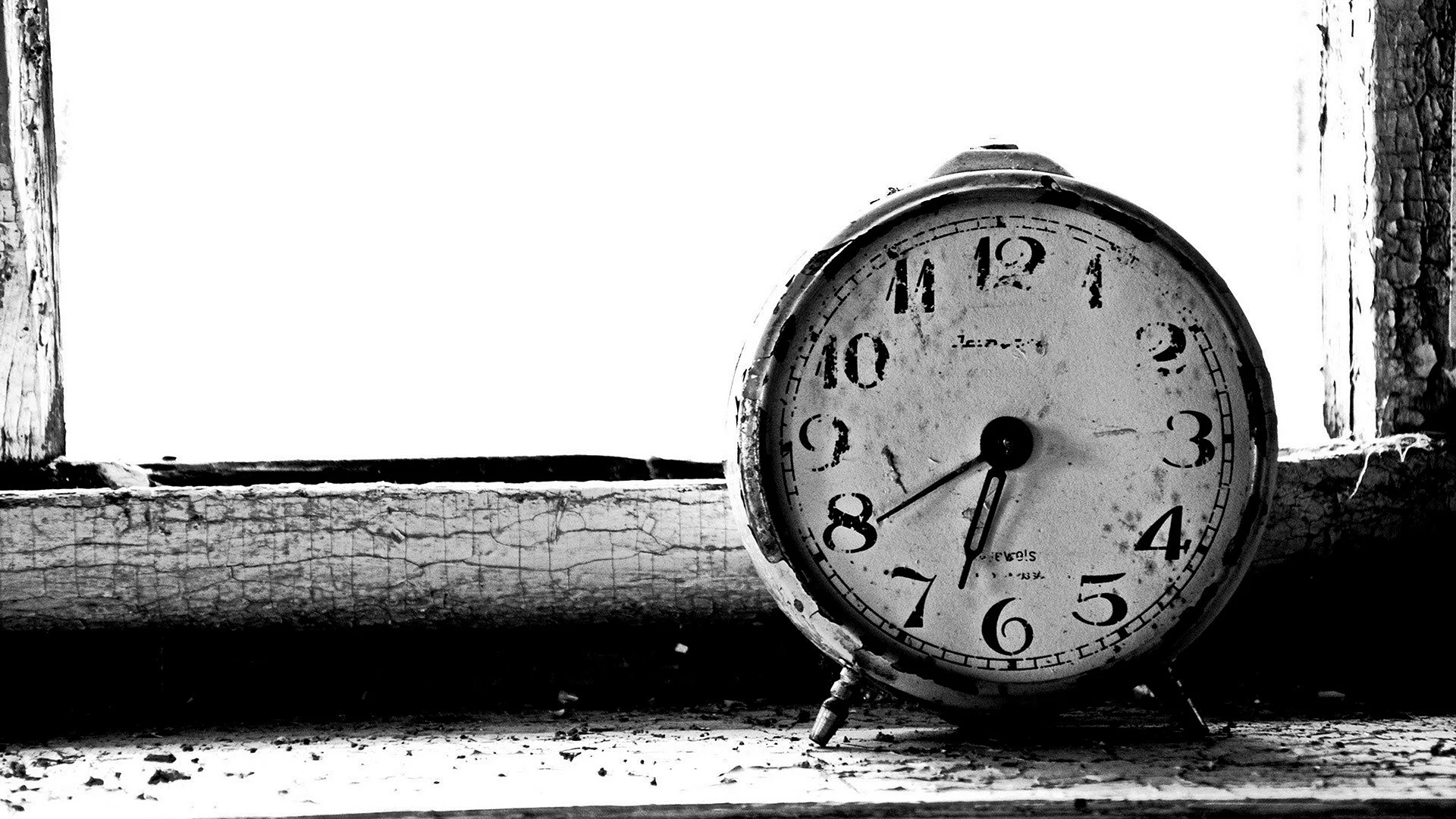 Black And White Clock Wallpaper
