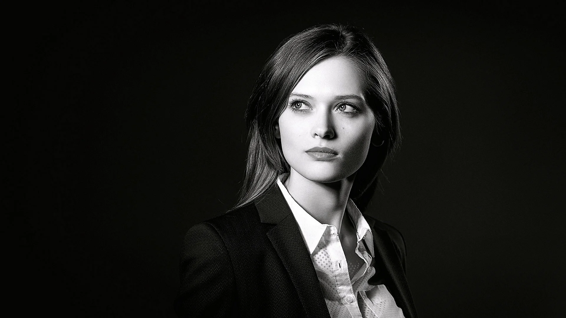 Black And White Portrait Wallpaper