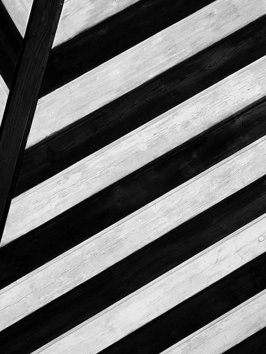 Black and White Stripes Wallpaper