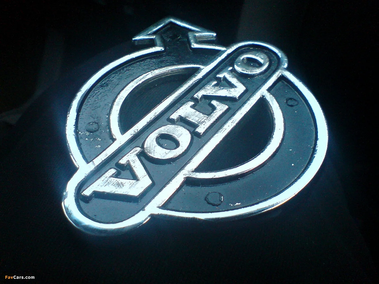 Black Volvo Logo Wallpaper
