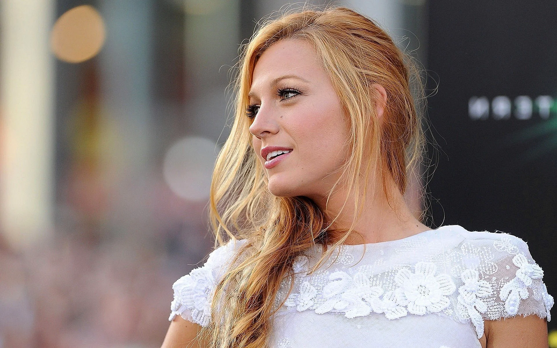 Blake Lively Wallpaper