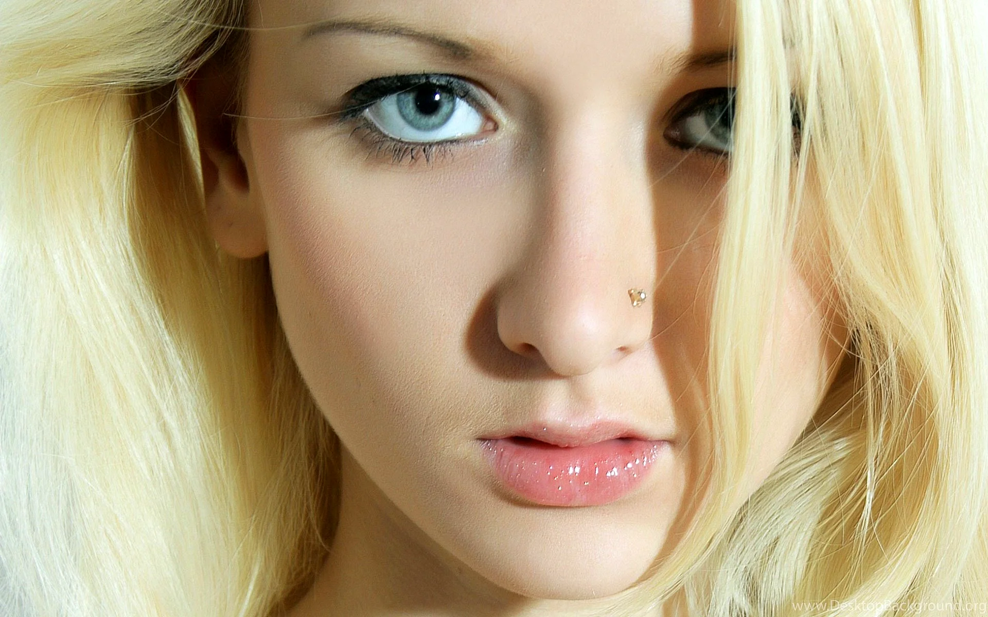 Blonde With Blue Eyes Wallpaper