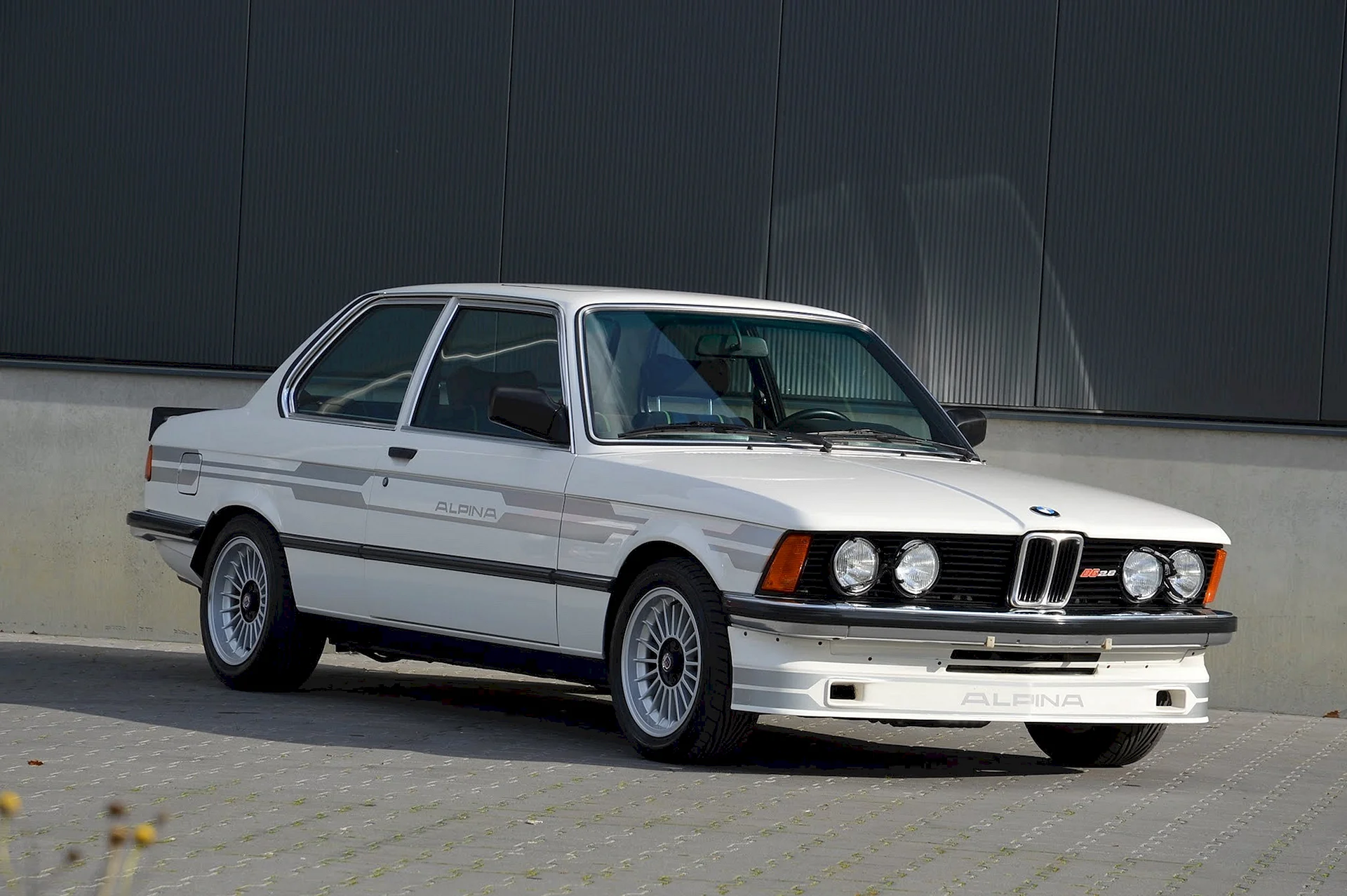 Bmw B7 Alpina 1982 Wallpaper