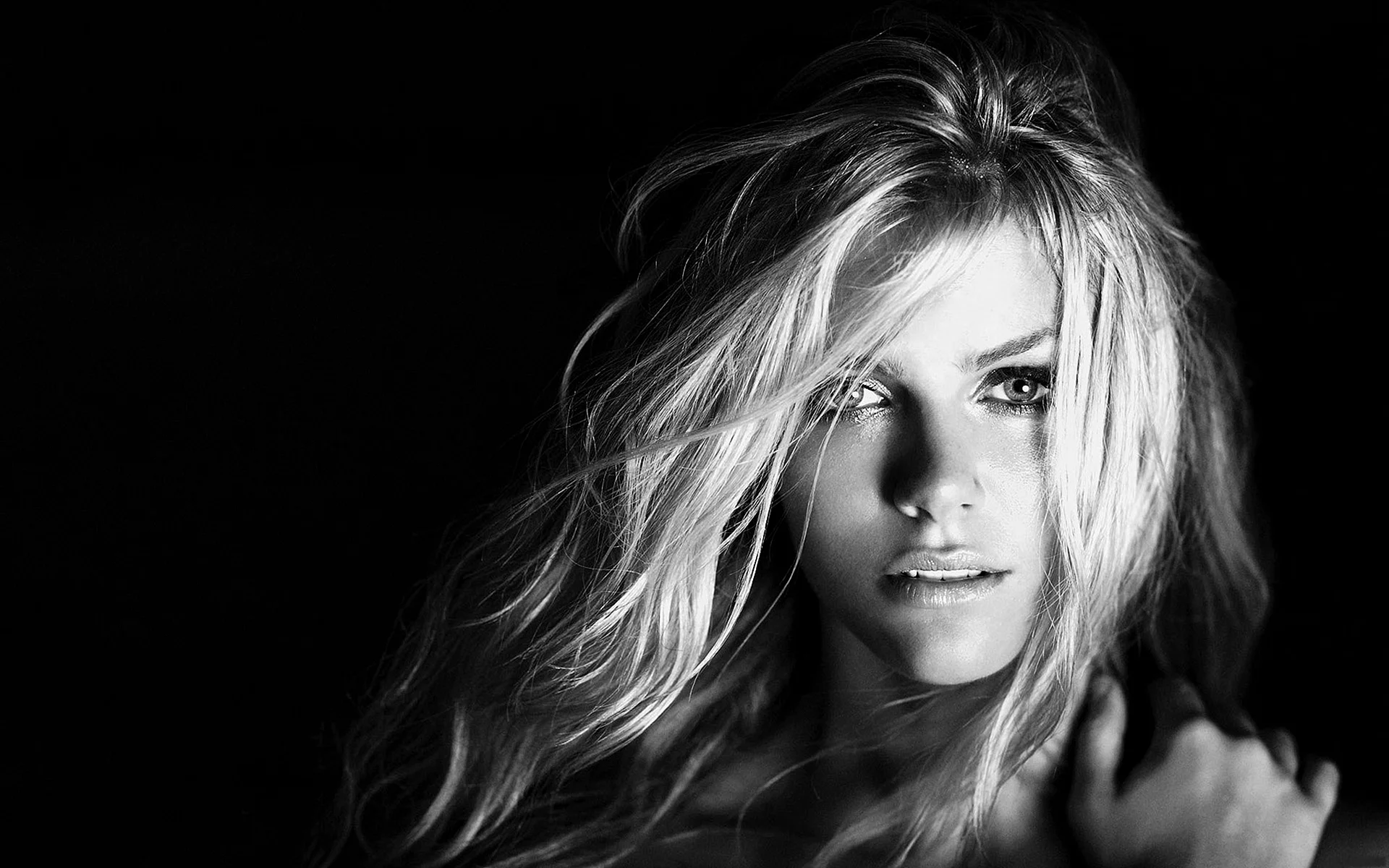 Brooklyn Decker Wallpaper