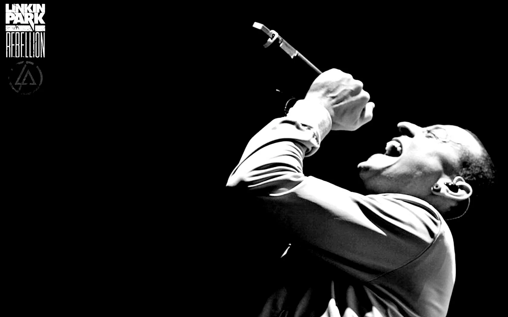 Chester Bennington Black And White Wallpaper