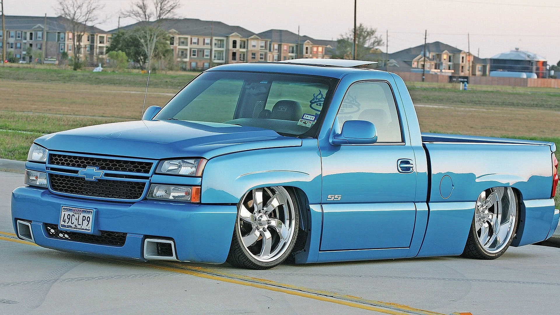 Chevrolet Silverado Tuning Wallpaper