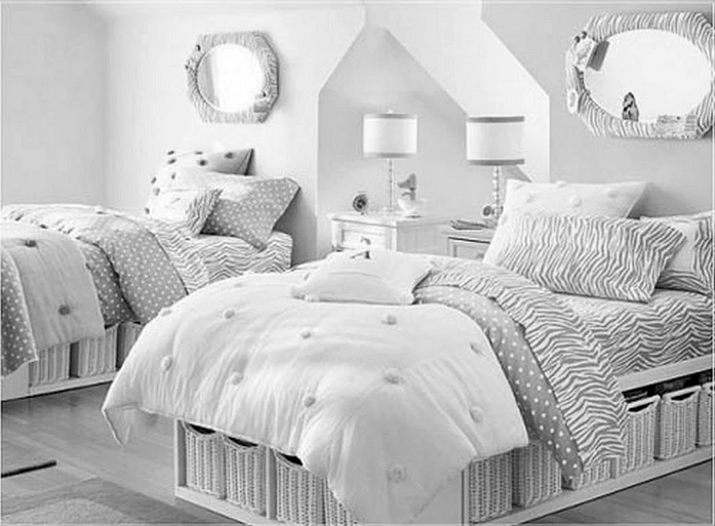 Chic White Bedrooms Wallpaper