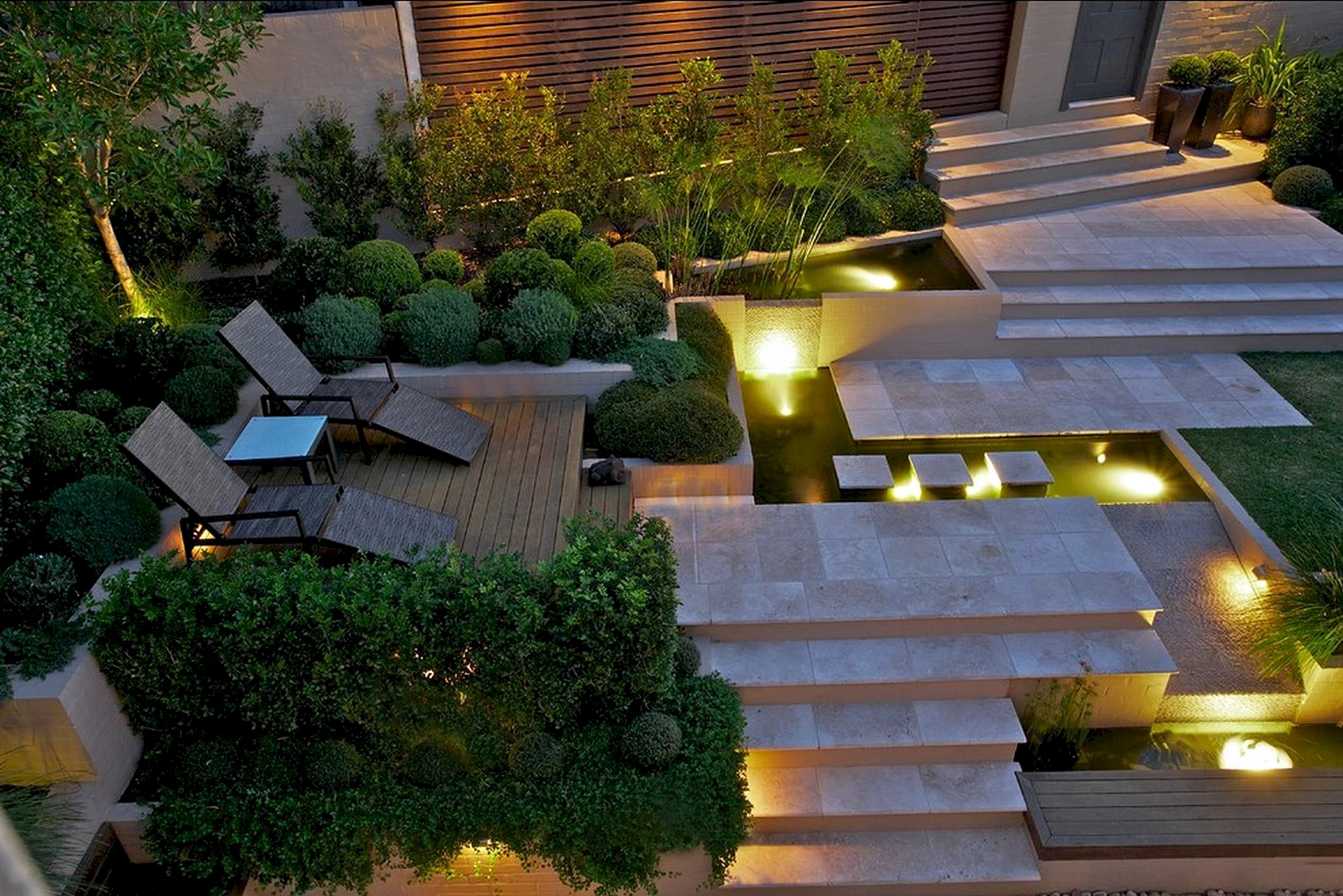 Courtyard Outdoor Light Wallpaper