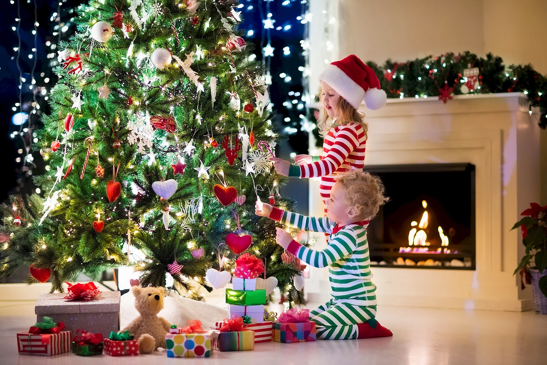 Decorate Christmas Tree Wallpaper