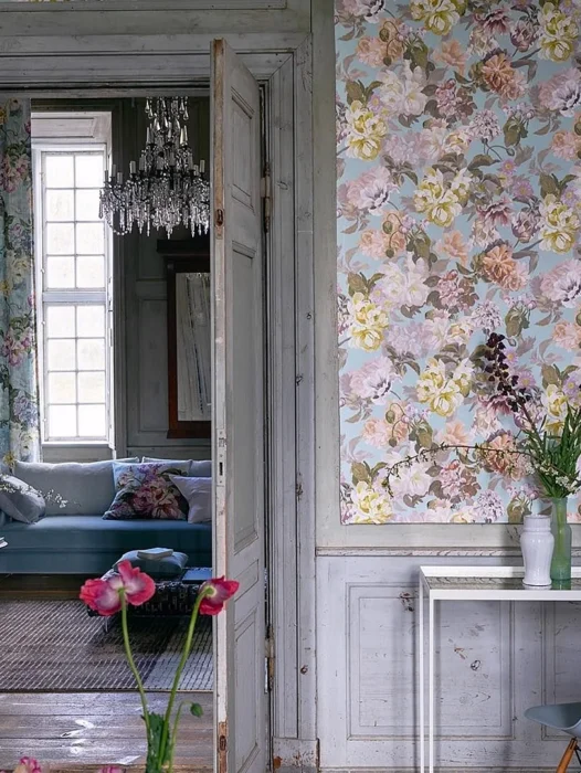 Delft Flower Wallpaper