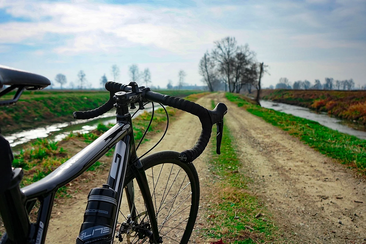 Dirt Road Bike Wallpaper