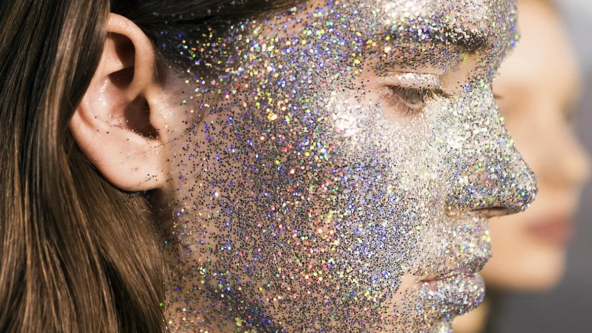 Face Glitter Wallpaper
