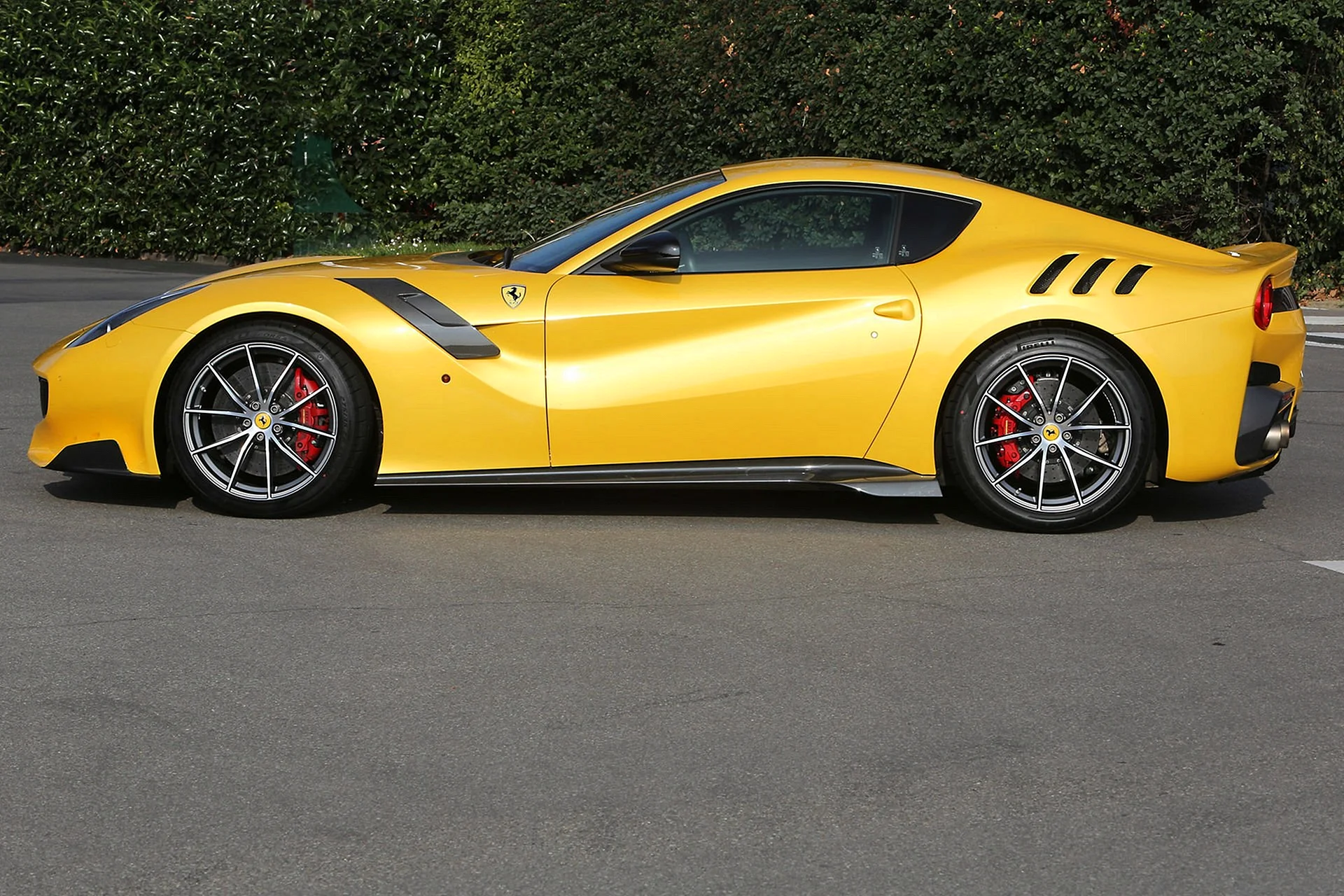 Ferrari F12 Wallpaper