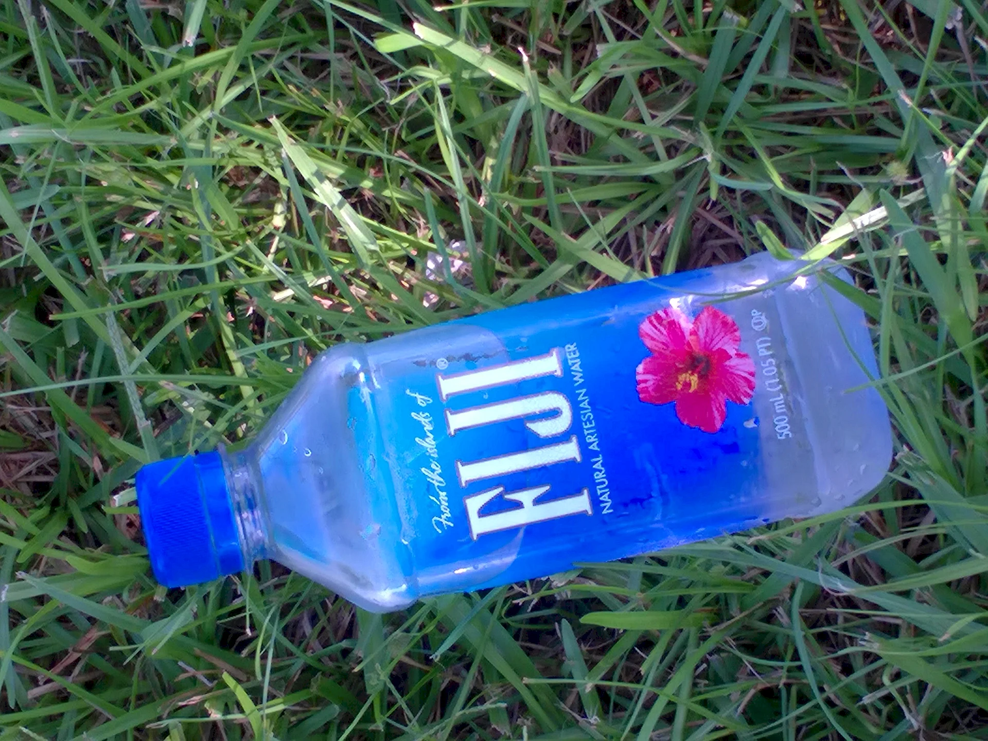 Fiji Water Vaporwave Wallpaper
