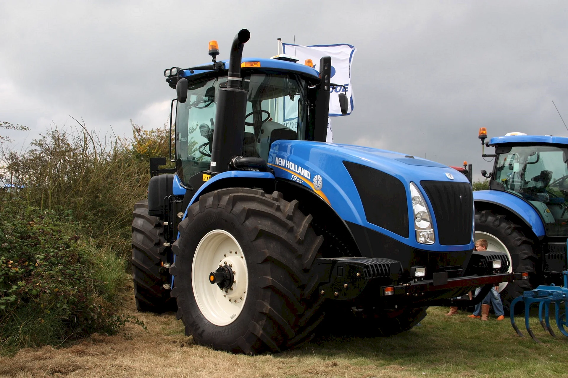 Ford New Holland 1715 Tractor Wallpaper