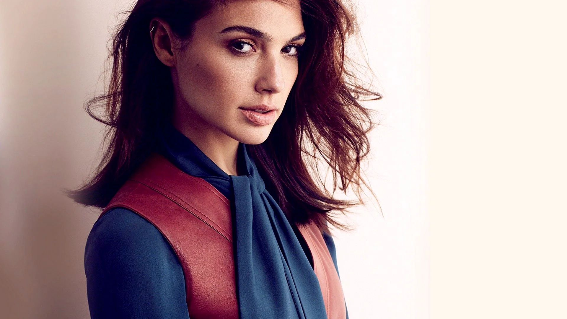 Gal Gadot Wallpaper