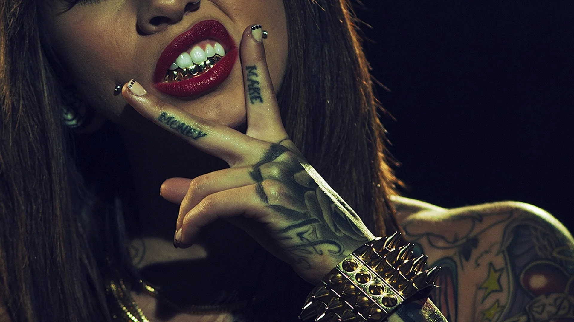 Gangsta Girl Wallpaper