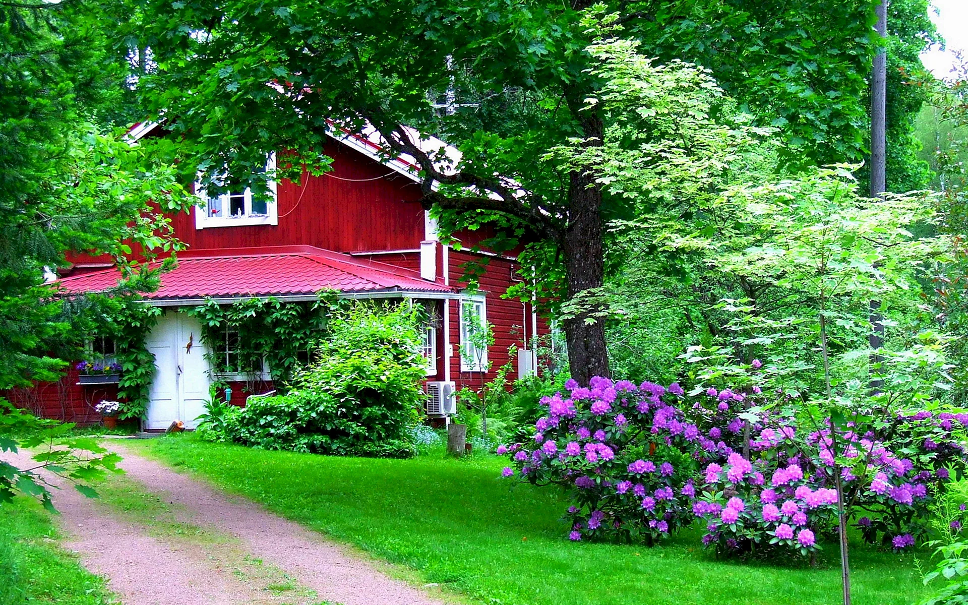 Garden House Wallpaper