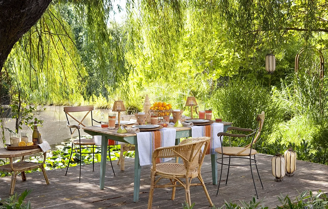 Garden Party Table Wallpaper