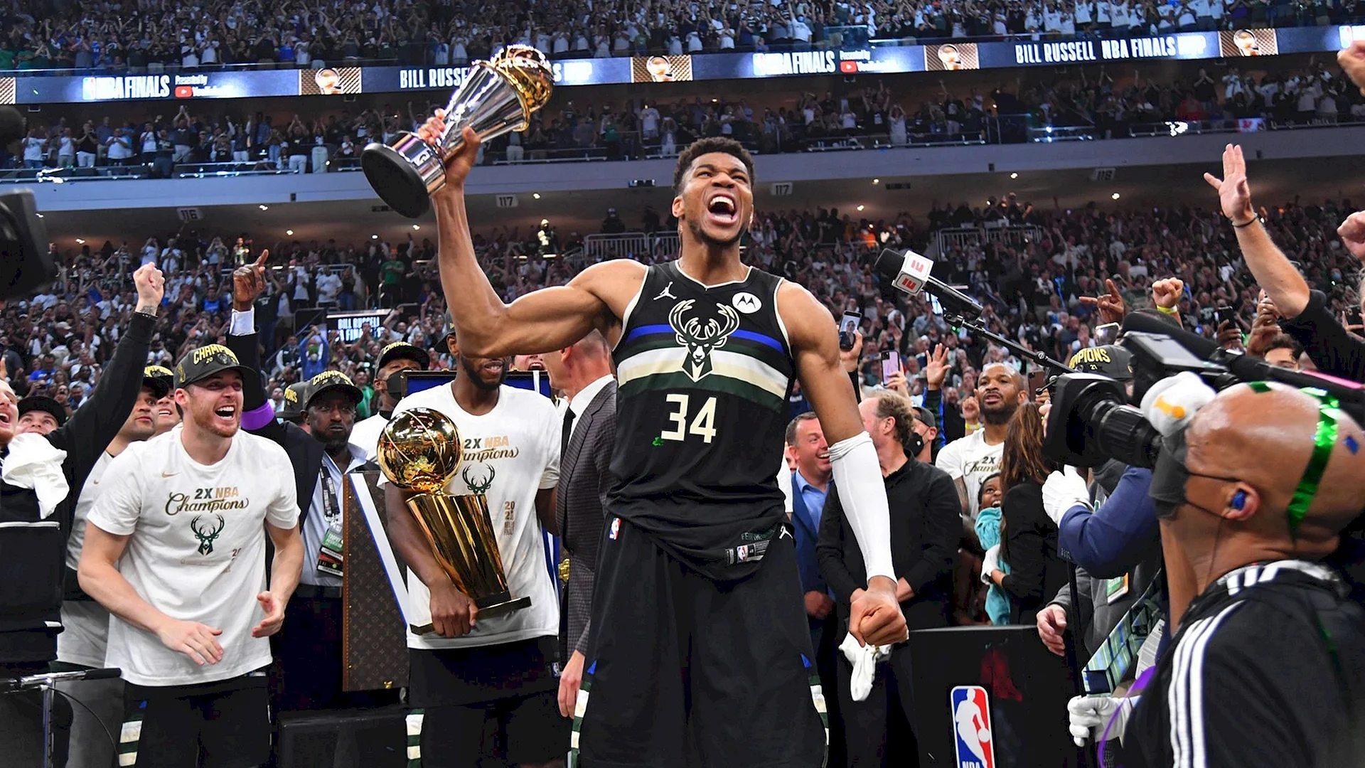 Giannis Antetokounmpo Championship Wallpaper