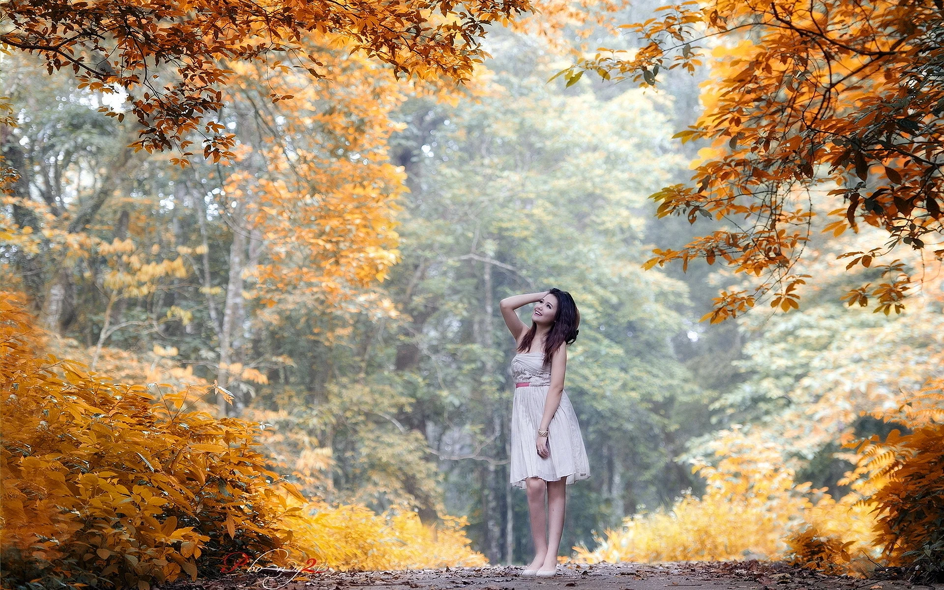 Girl In Autumn Wallpaper