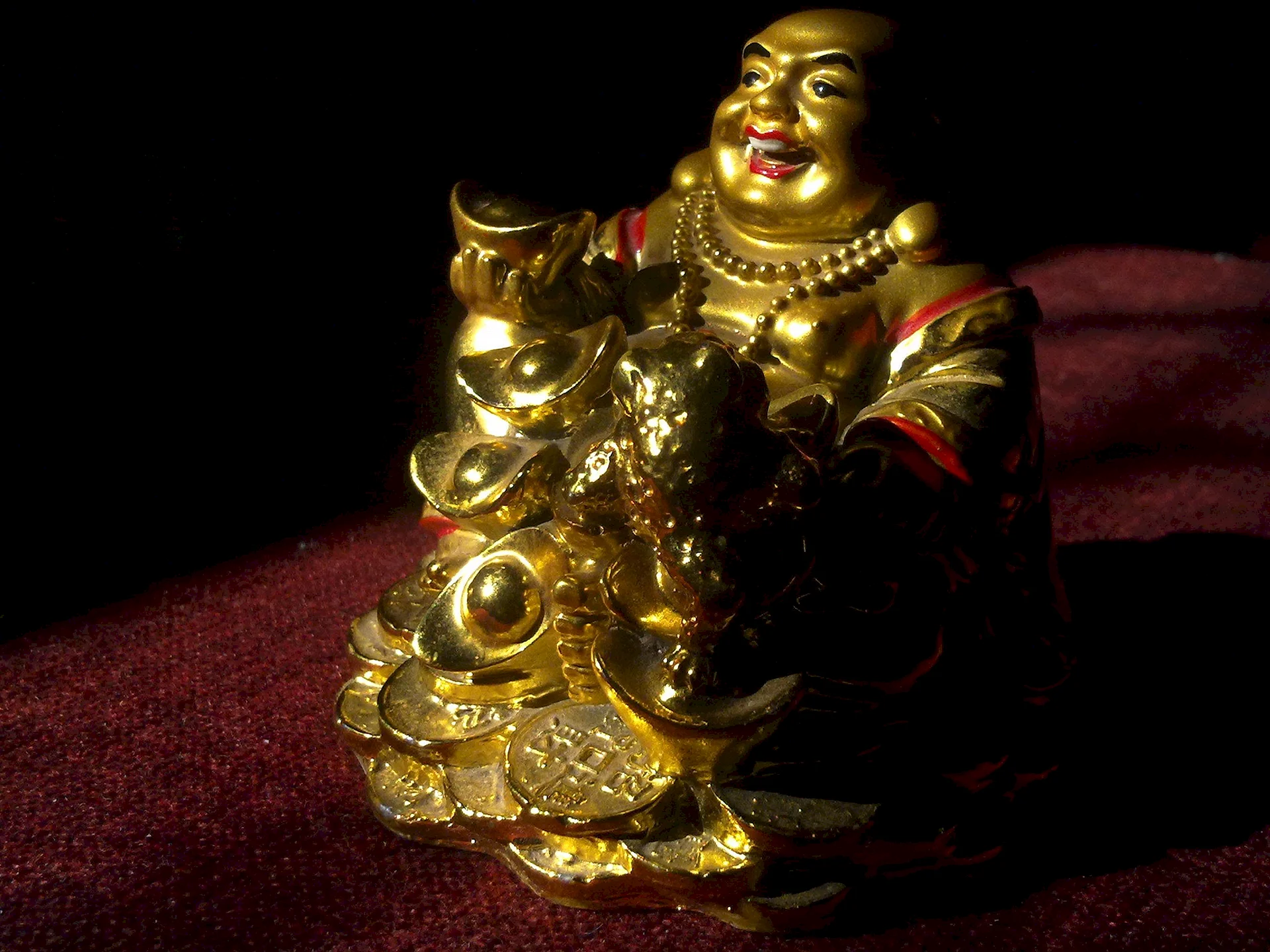 Gold Laughing Buddha Wallpaper