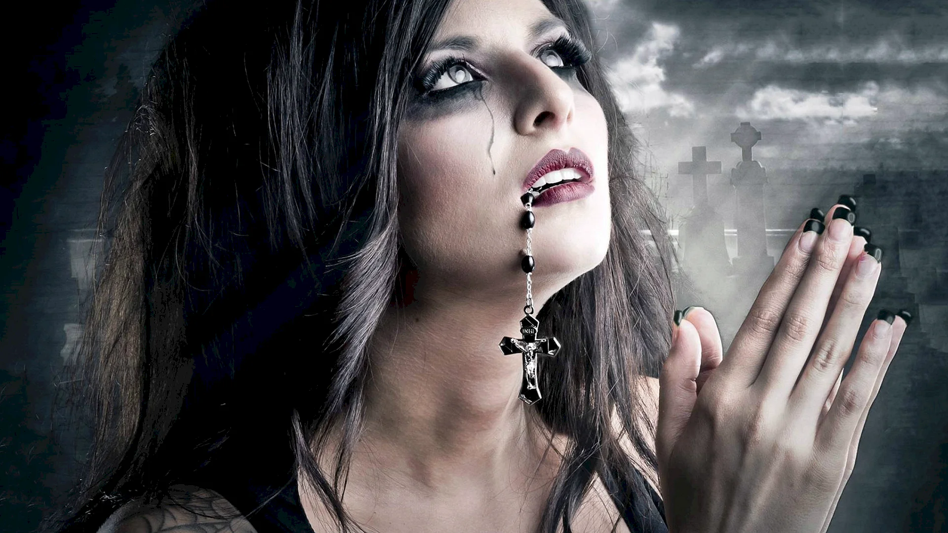 Gothic Woman Wallpaper