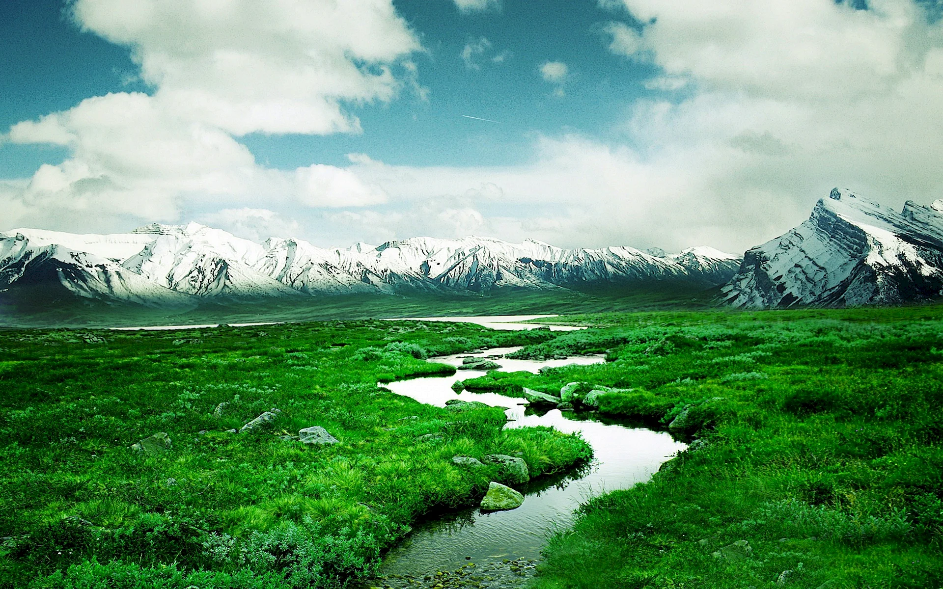 Green Mountains And Rivers Wallpaper