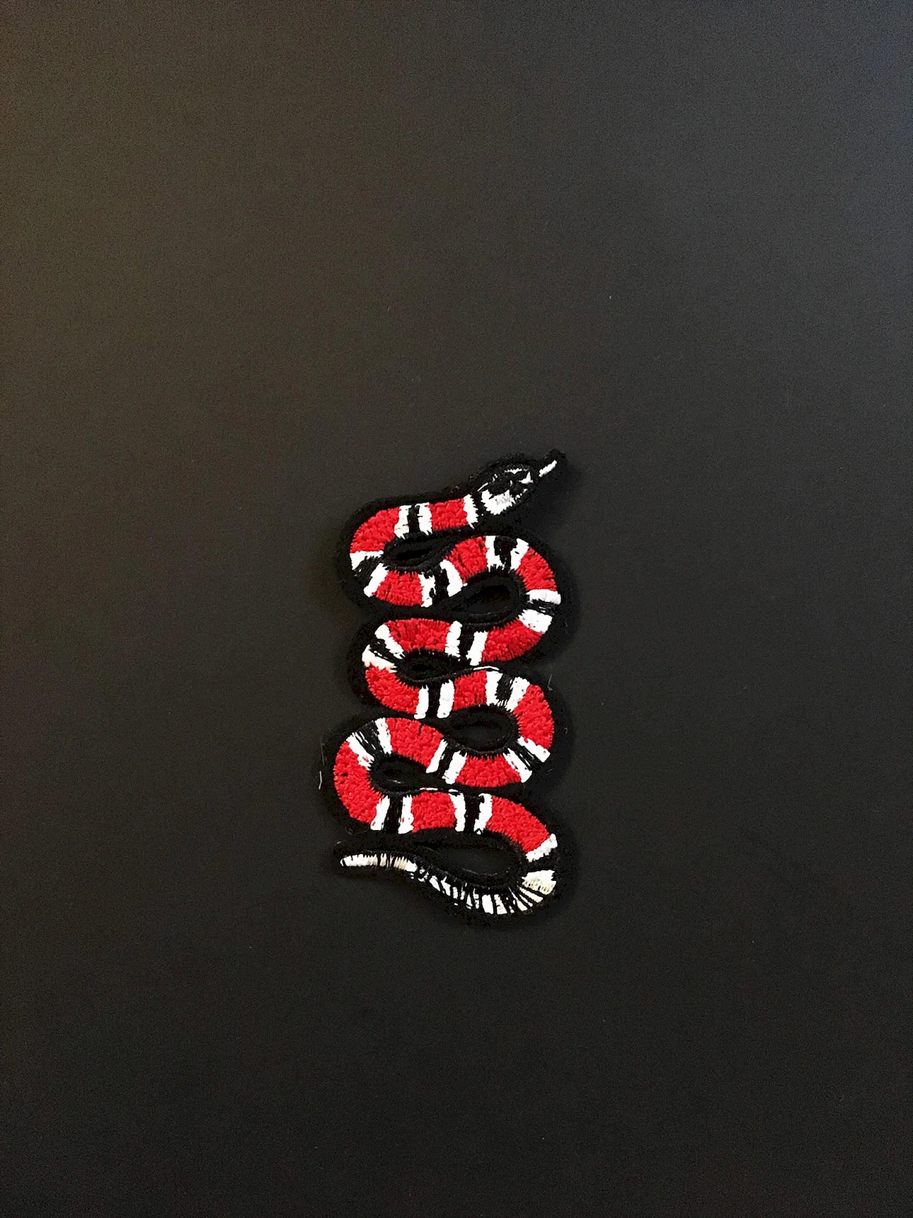 Gucci Snake HD Wallpaper For iPhone