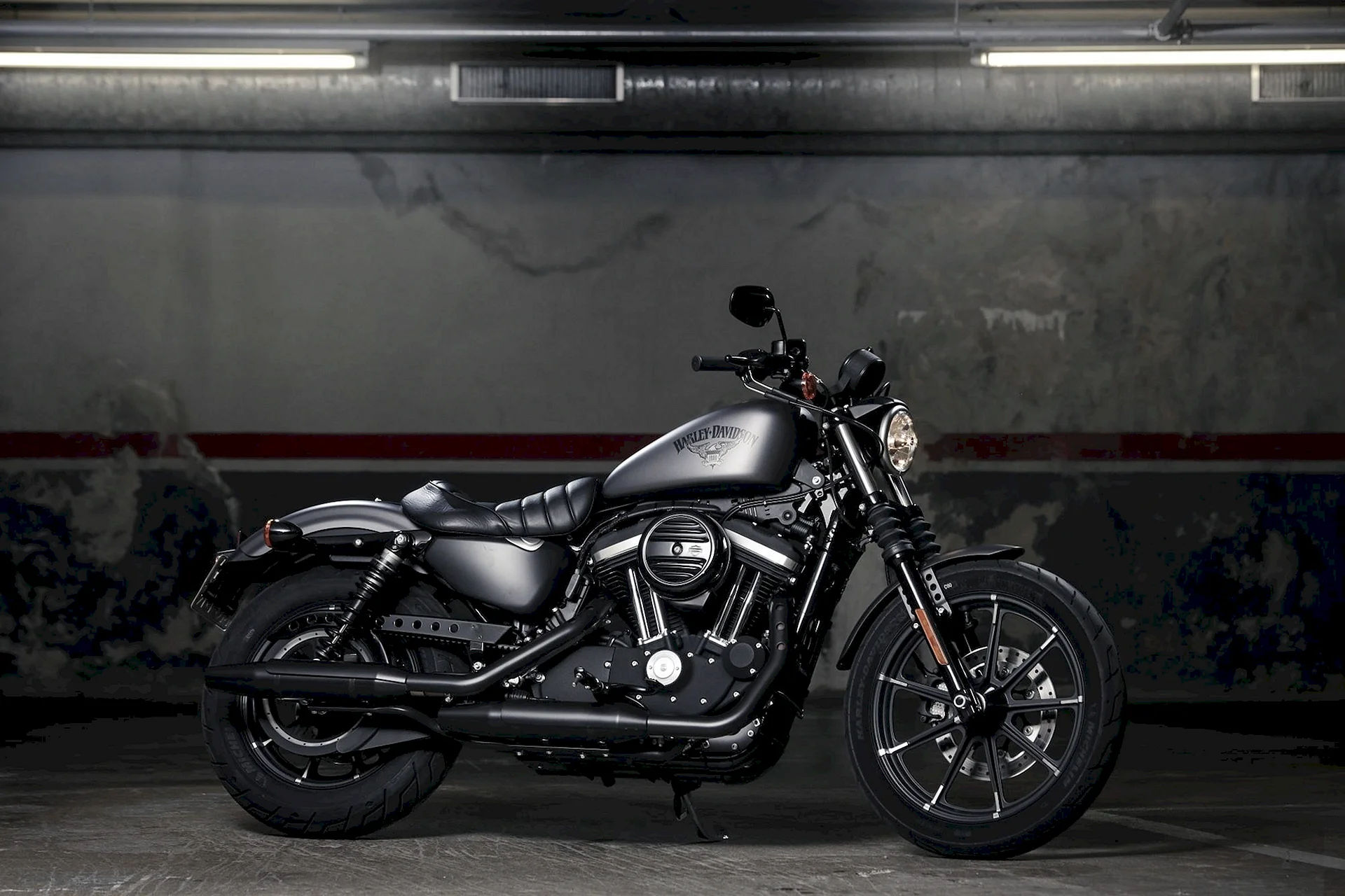 Harley Davidson Sportster Iron 883 Wallpaper