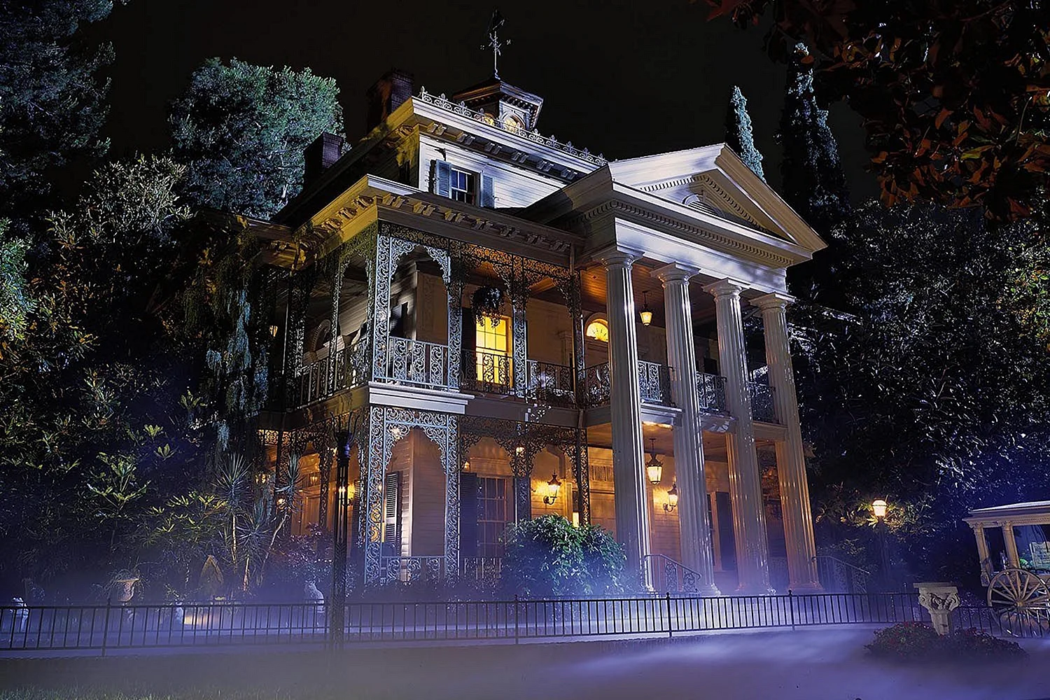 Haunted Mansion Disneyland Wallpaper