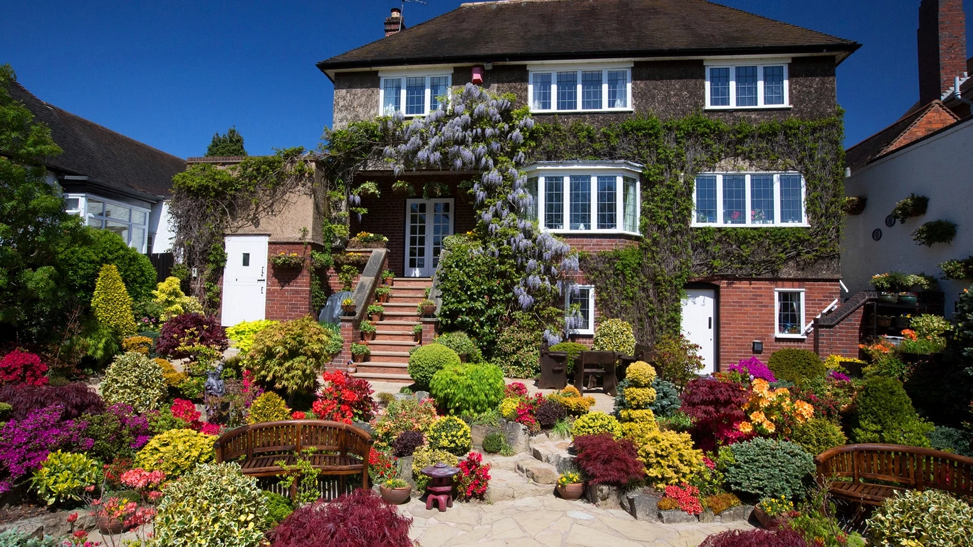 House Garden England Wallpaper
