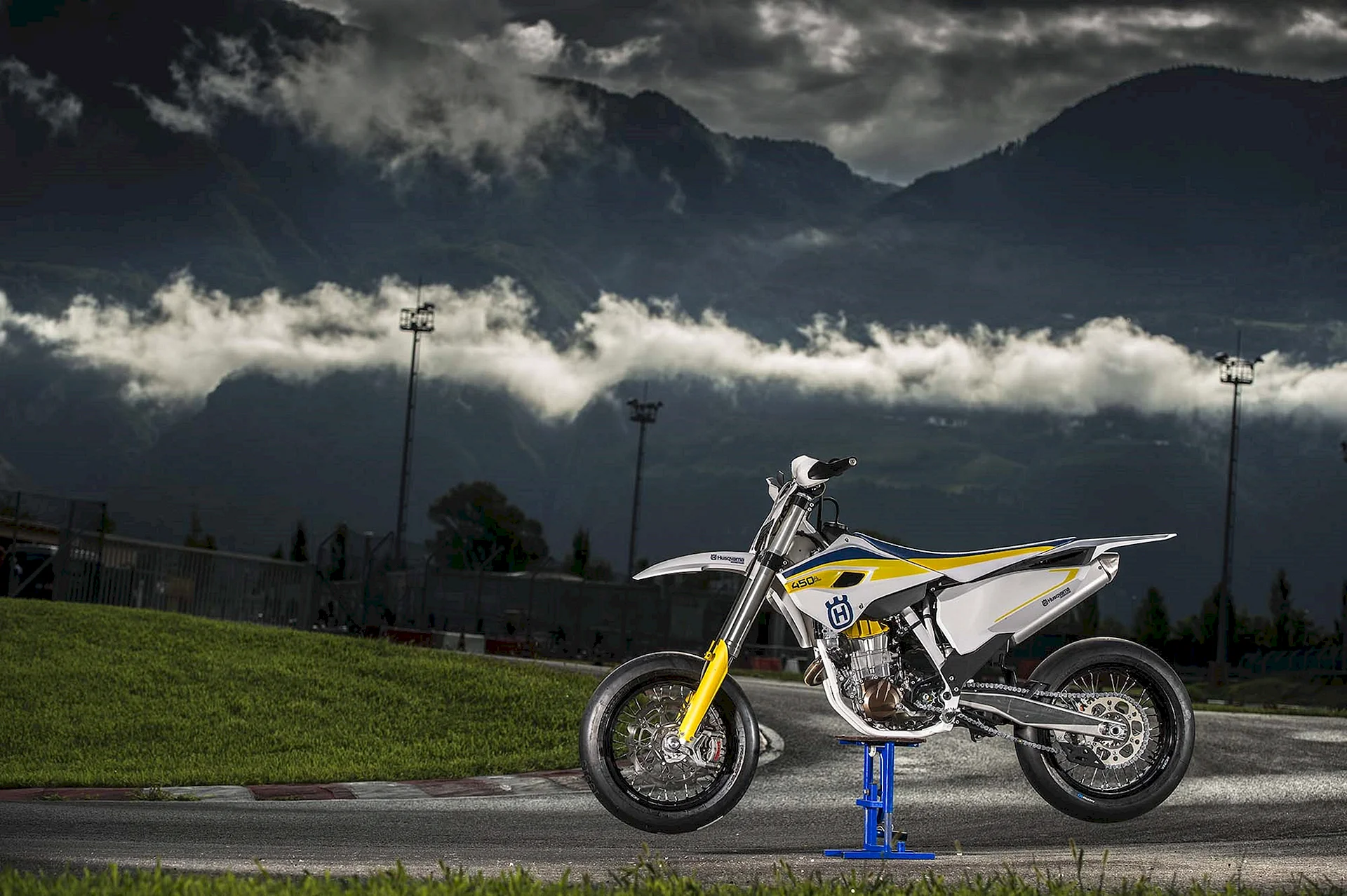 Husqvarna Fs450 Wallpaper