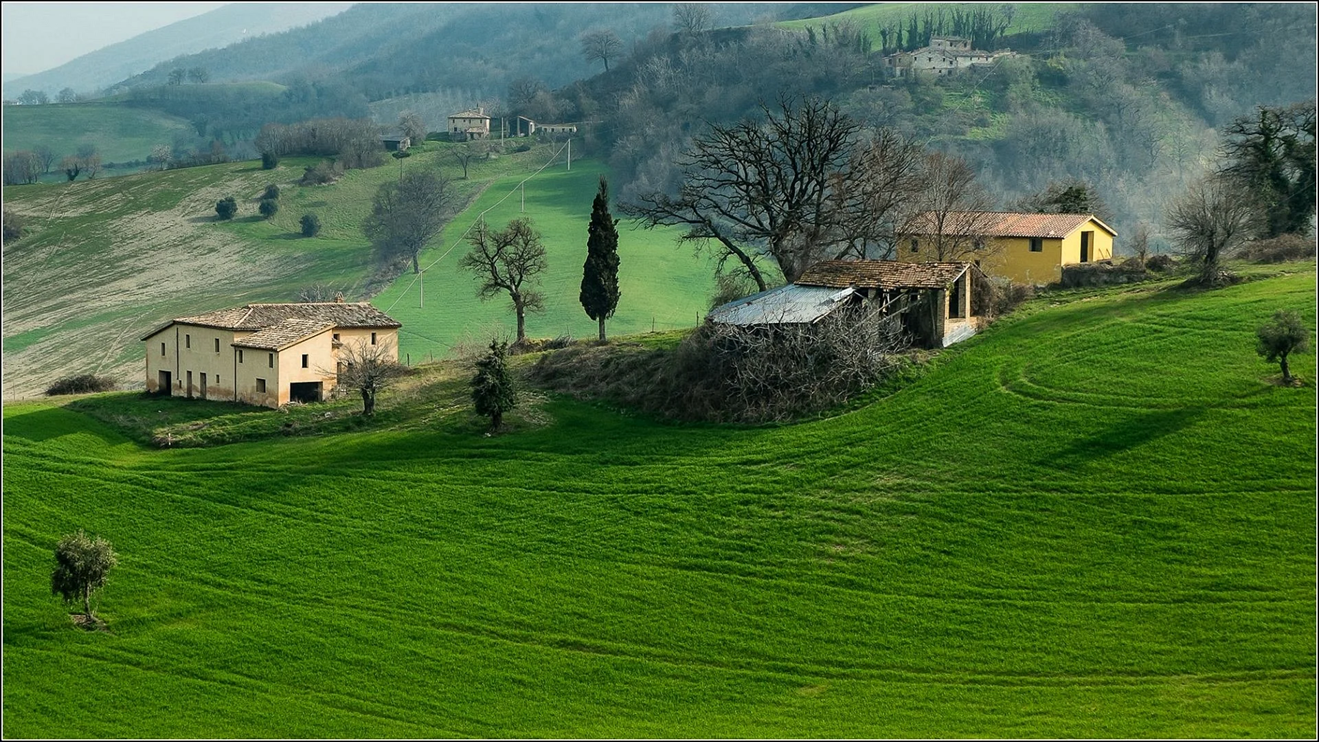 Italy Toscana House Wallpaper