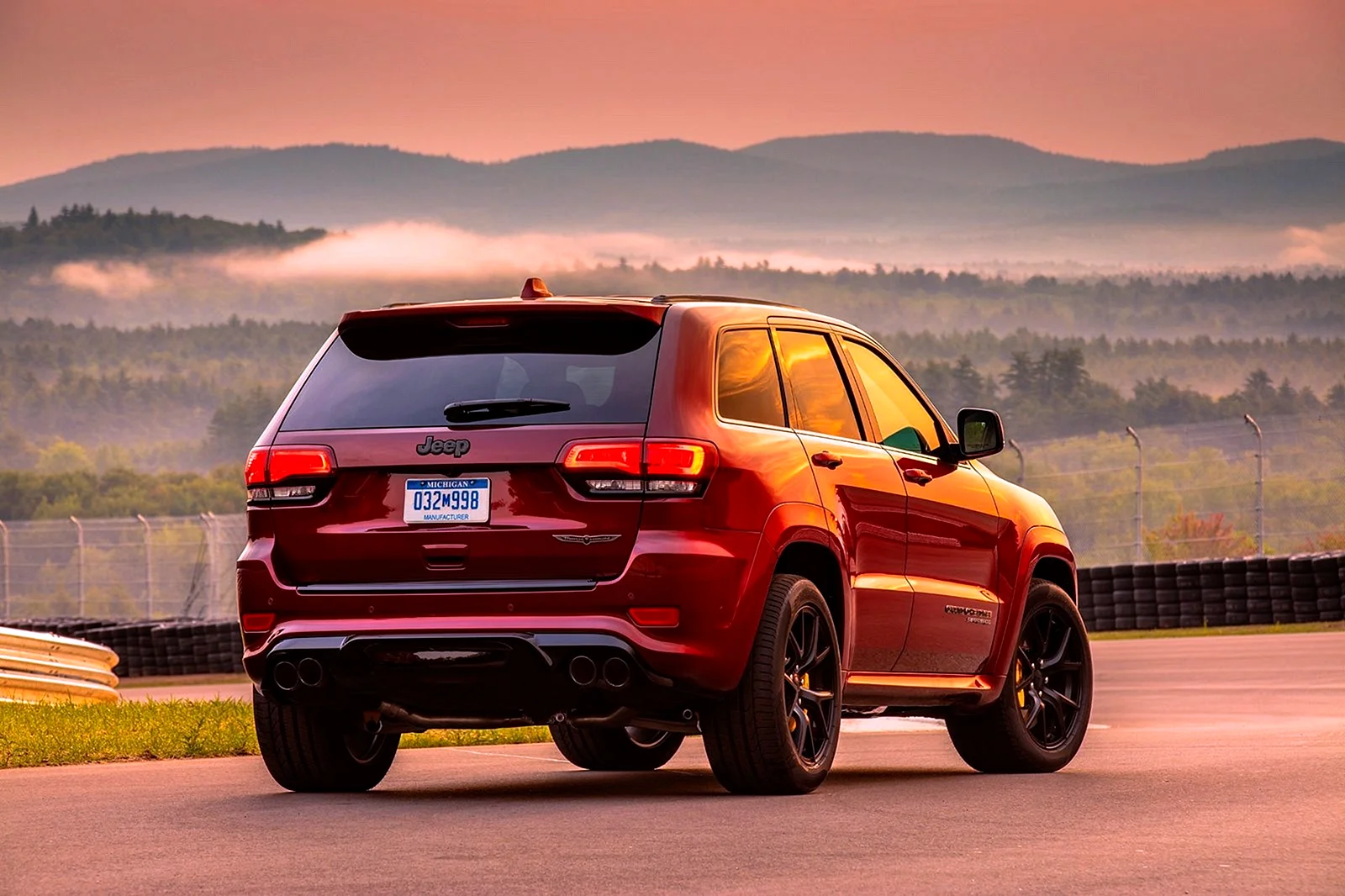 Jeep Grand Cherokee 2019 Wallpaper