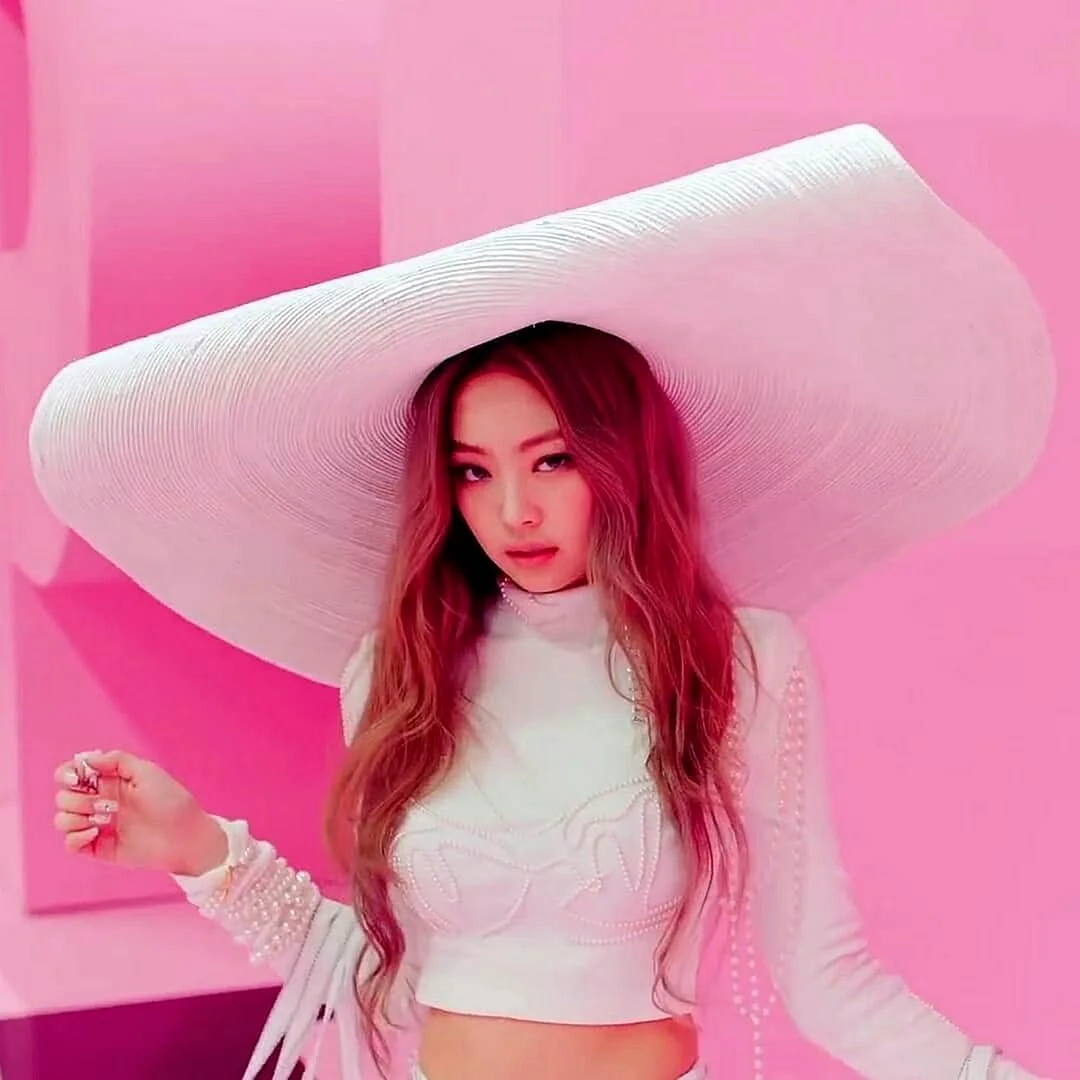 Jennie Pink Wallpaper