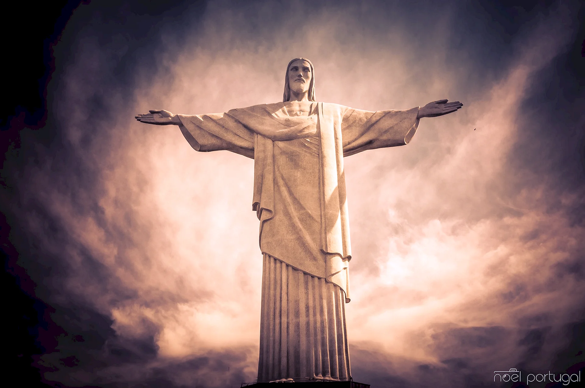 Download Jesus Christ Statue Wallpaper - WallpapersHigh