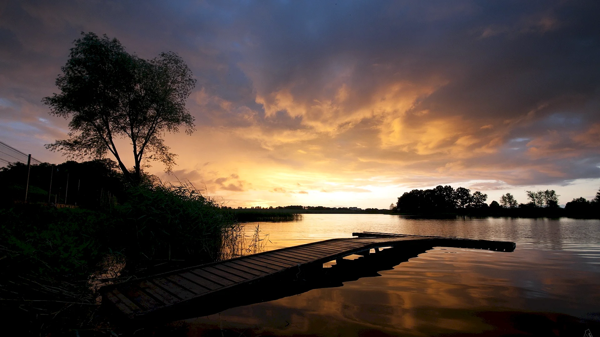 Lake Pier Wallpaper