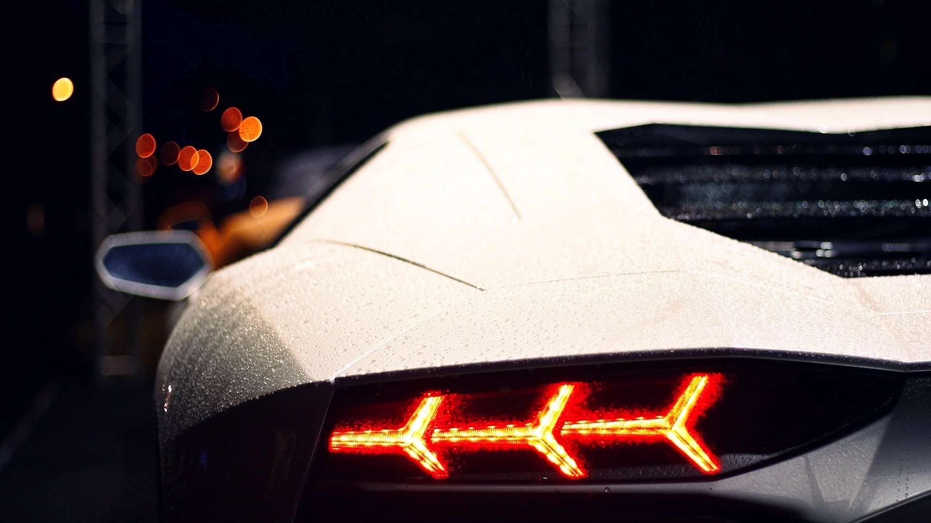 Lamborghini Aventador Rear Light Wallpaper