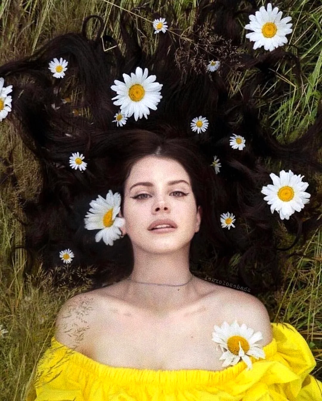 Lana Del Rey Aesthetic Wallpaper For iPhone
